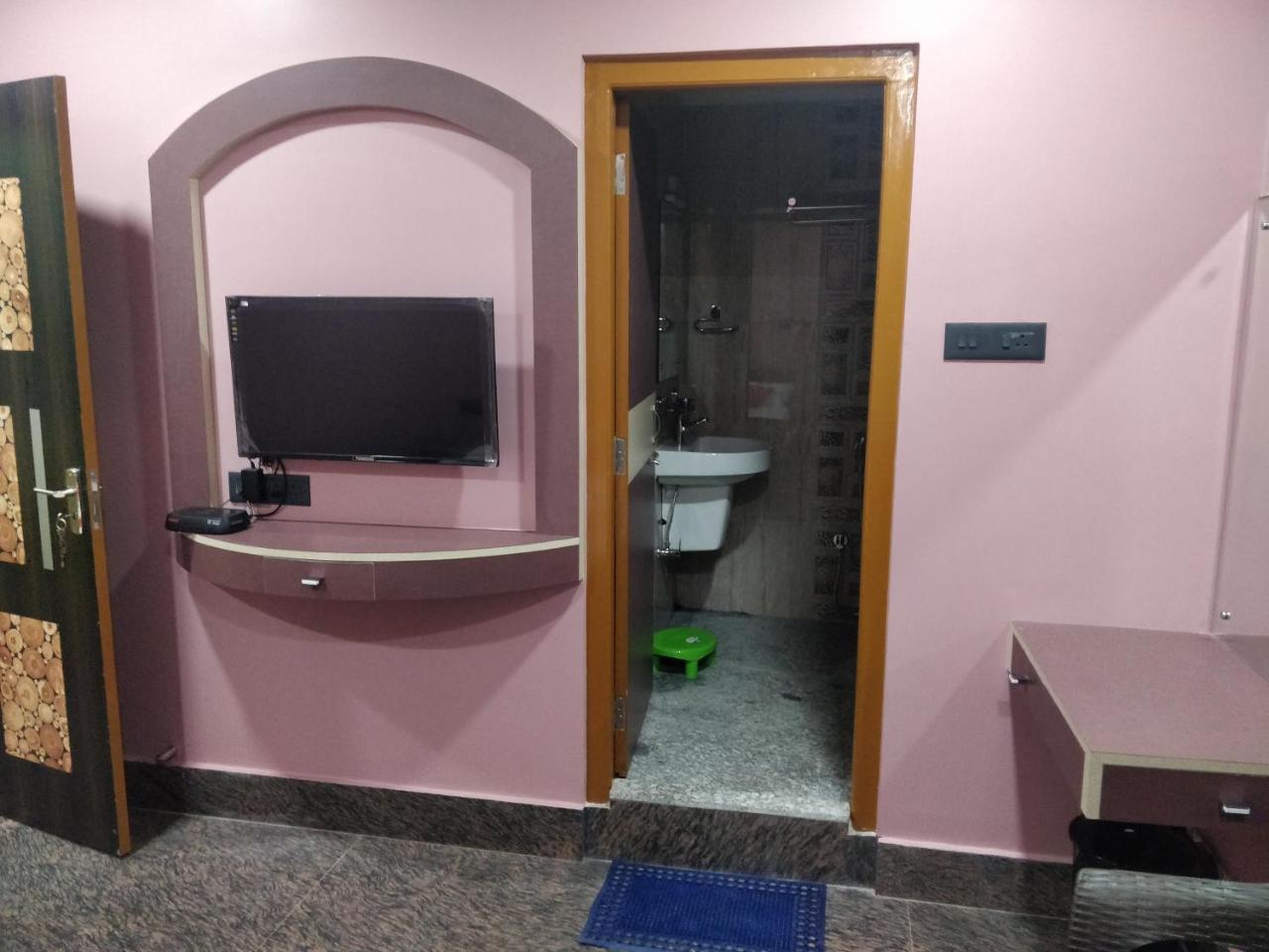 Oyo 16871 Anant Home Stay Шиллонг Экстерьер фото